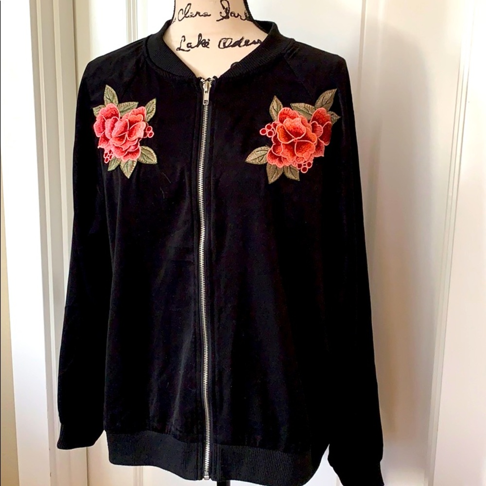 Black zip lite weight jacket